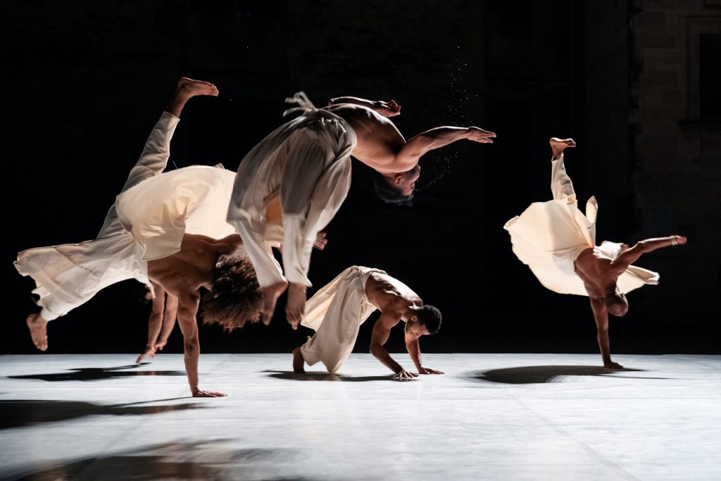 Erve Kubi  Fotografije predstava o kojima govori Marija Lujiza Buzi