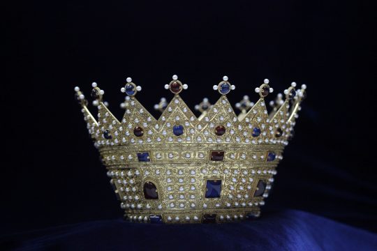 Реконструкција-круне-краљице-Симониде-израђена-у-златарској-радионици-Марсела-и-Симона-Чивљака-e1706202459411