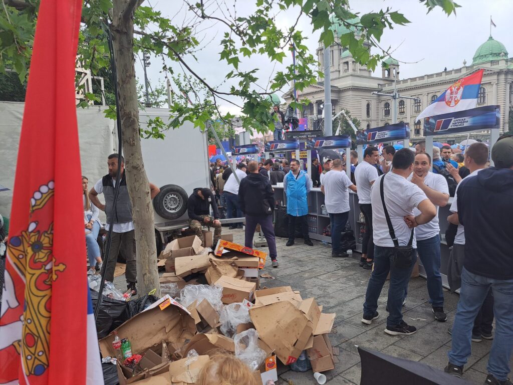 SNS, kontramiting, smeće, đubre, djubre Foto: Nova.rs