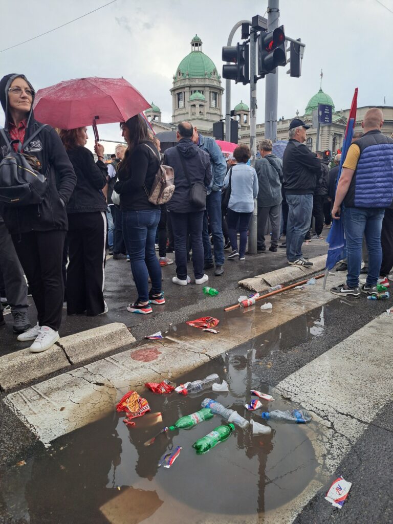 SNS, kontramiting, smeće, đubre, djubre Foto: Nova.rs