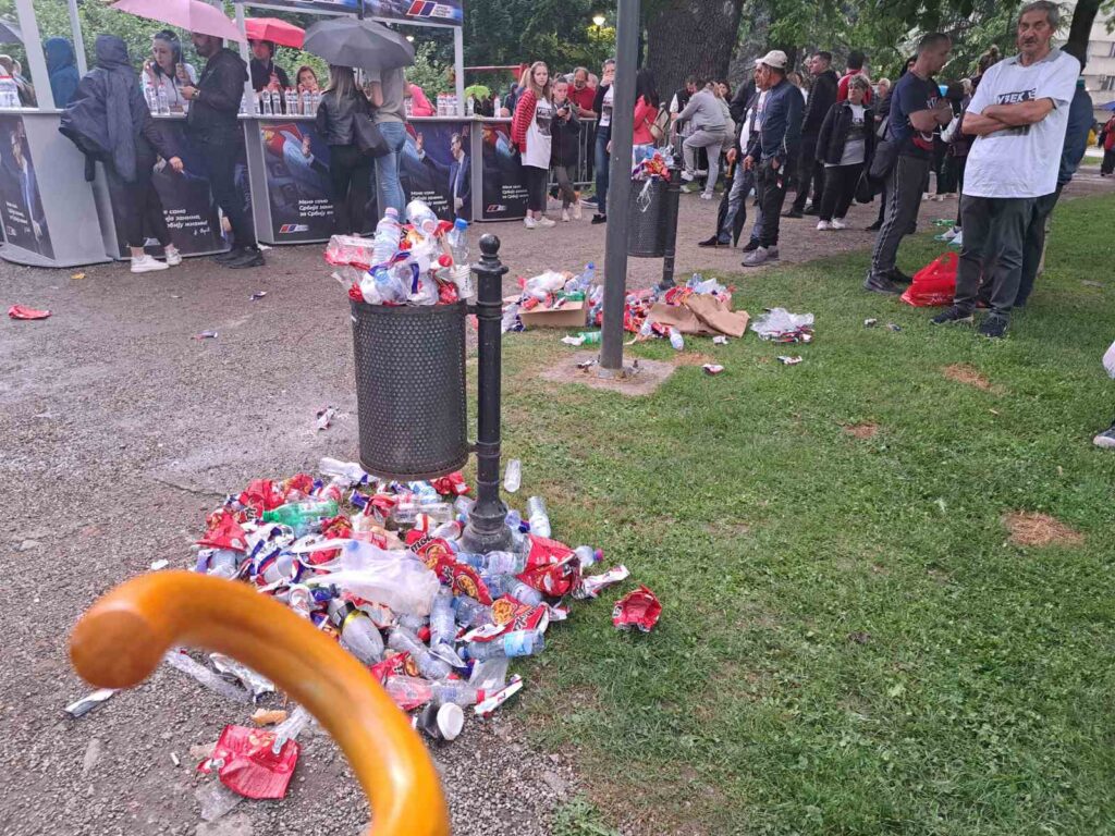 SNS, kontramiting, smeće, đubre, djubre Foto: Nova.rs