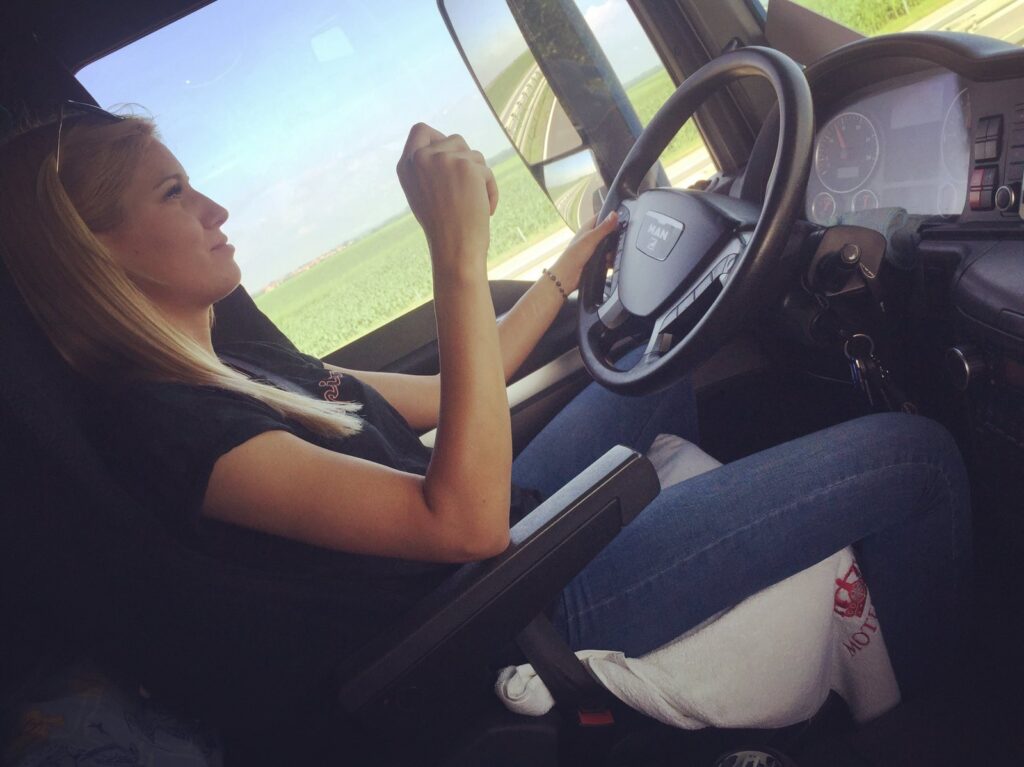 Andrijana Kuzmanović, profesionalna vozačica kamiona Foto: Privatna arhiva