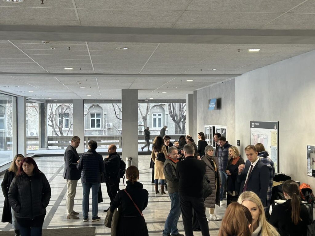 Parnični postupak roditelja ubijene dece protiv porodice Kecmanović i OŠ Ribnikar