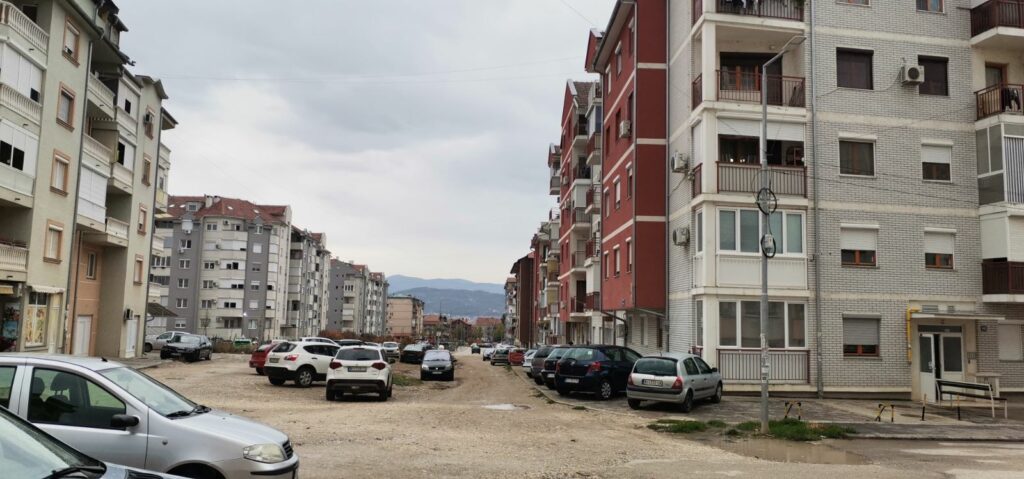 Covek koji je hteo da spasi lekara roba, slike gde su ziveli osudjeni supruznici