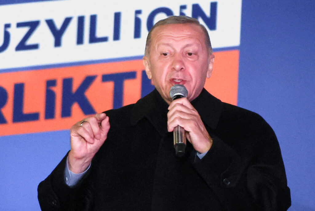 1684145989-2023-05-15T003557Z_1401065411_RC2OY0A1BEFL_RTRMADP_3_TURKEY-ELECTION-1024x688.jpg