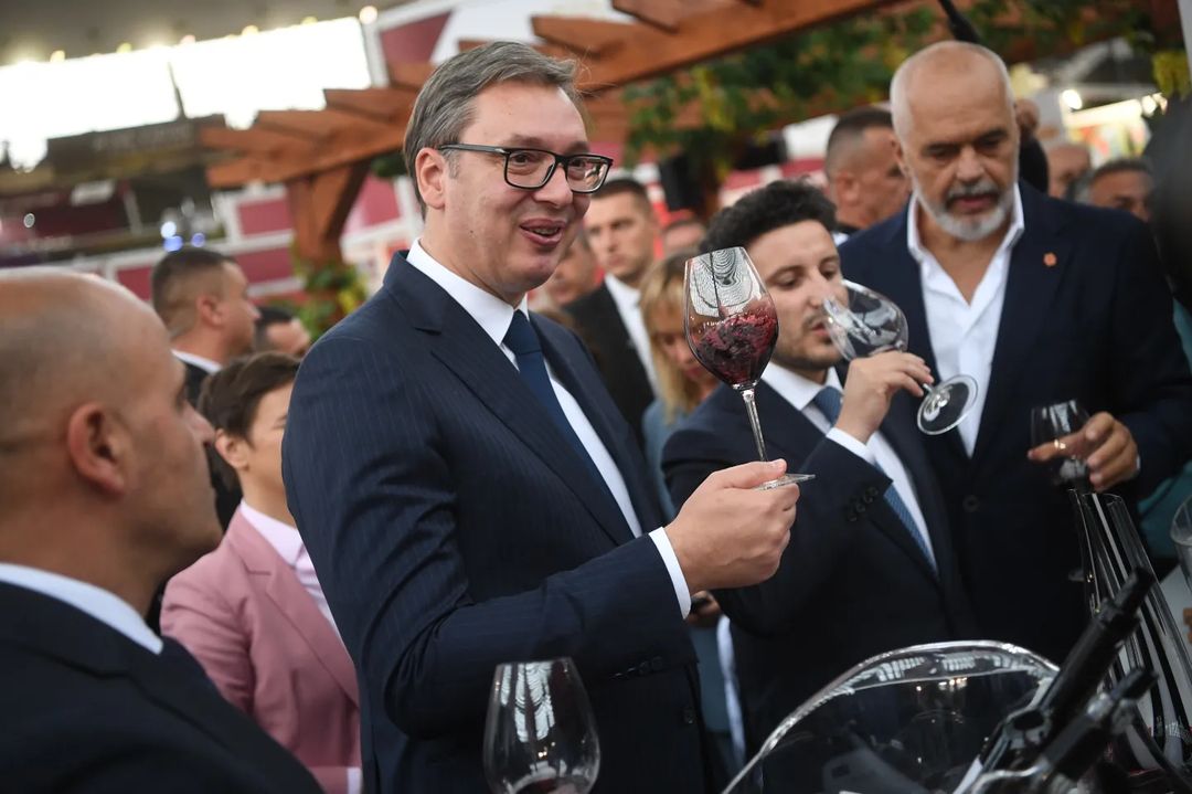 Aleksandar Vucic sajam vina, vino open balkan
