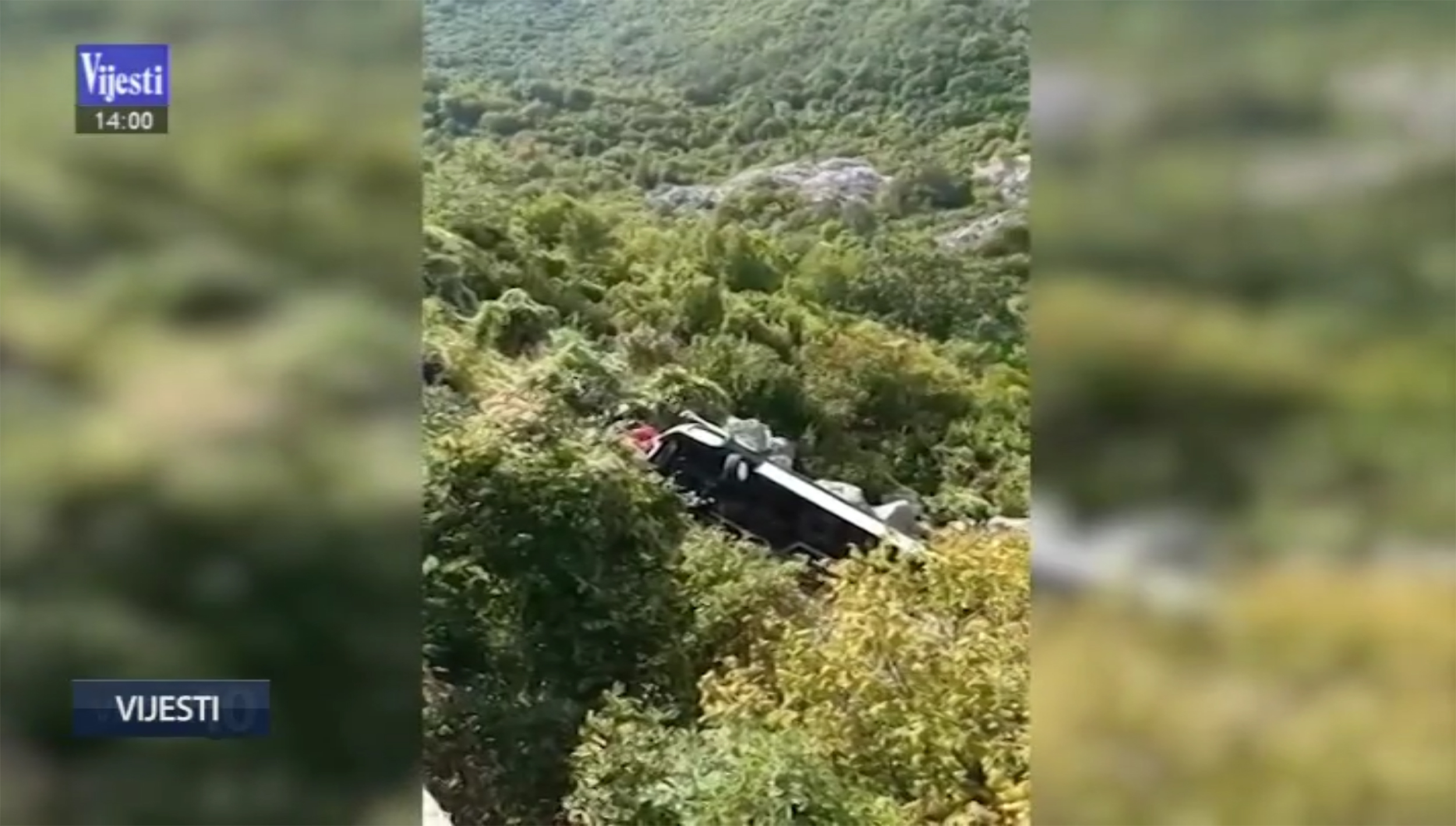 Crna Gora, nesreća Najmanje tri osobe su poginule, dok je više osoba povrijeđeno u udesu koji se desio na putu Cetinje - Budva.  mesto nesreće autobus ambis provalija sleteo sa puta