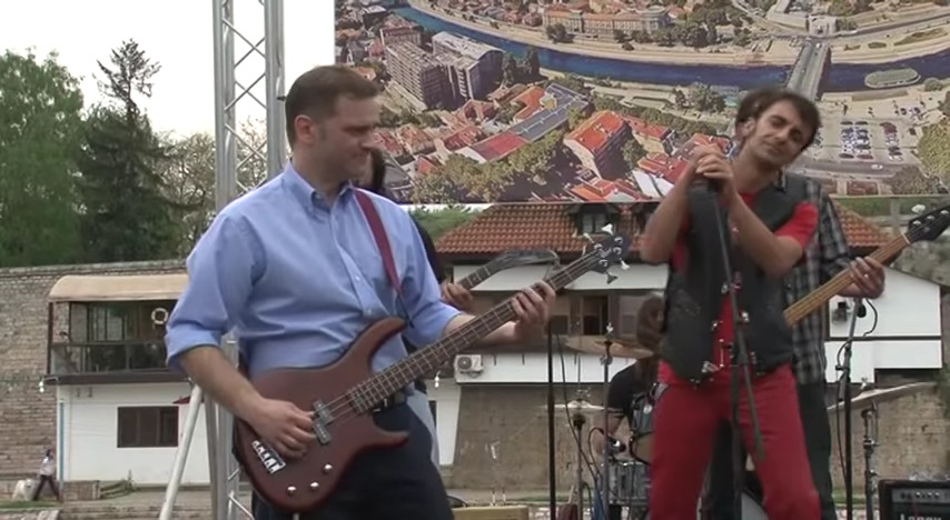 Borko Stefanović, hobi, gitara Foto: Printscreen/YouTube/Levica Srbije