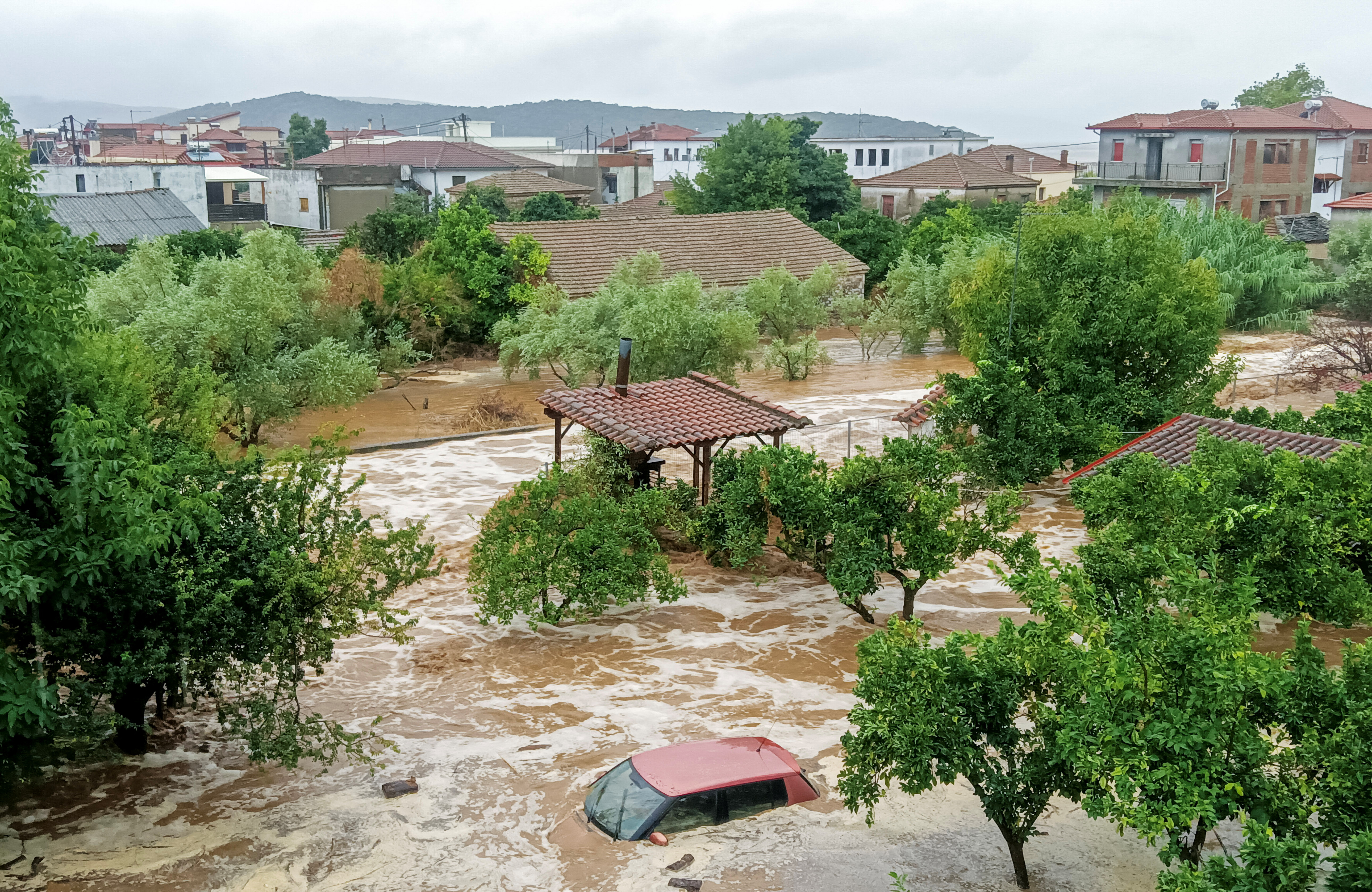 Storm hits central Greece
