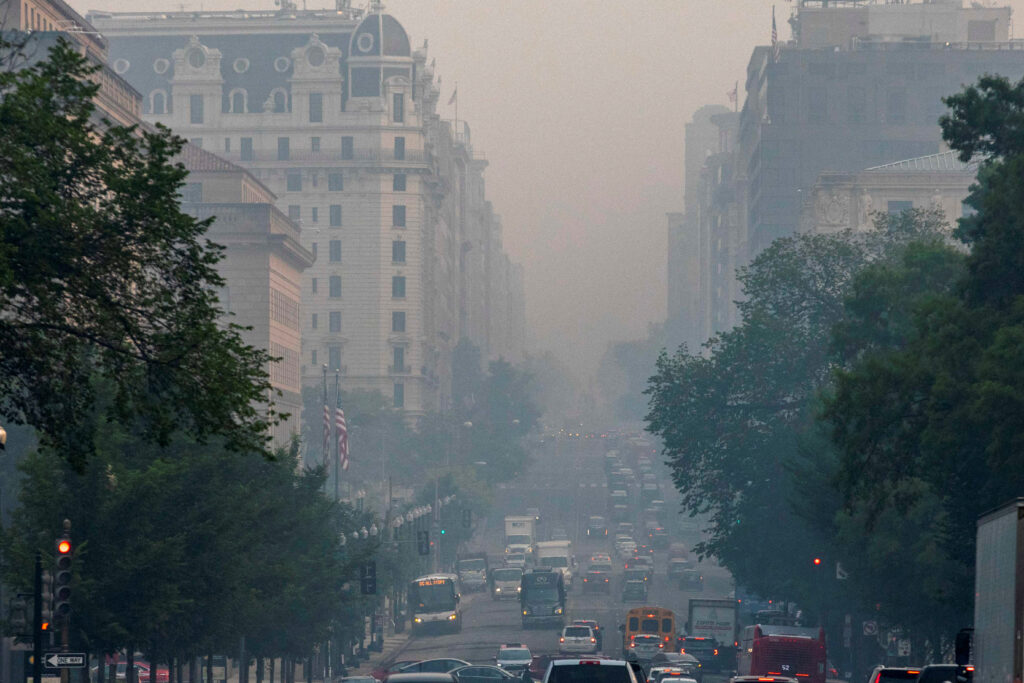 Downtown Washington, D.C. is seen shrouded in haze and smoke caused by wildfires in Canada, in Washington, U.S., June 8, 2023. REUTERS/Amanda Andrade-Rhoades