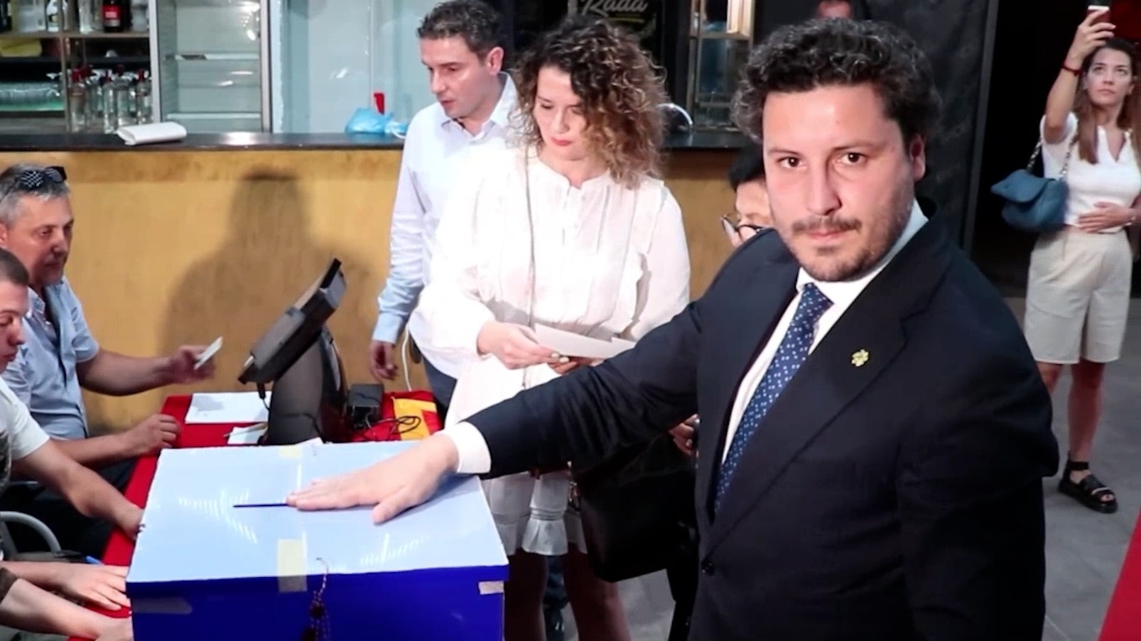 Vanredni parlamentarni izbori Premijer Crne Gore Dritan Abazović glasao u Ulcinju_MM