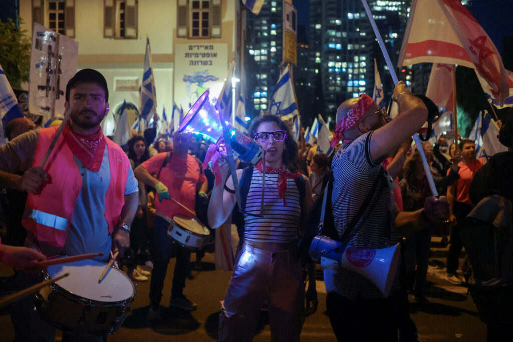 1681594510-2023-04-15T182634Z_427622567_RC25F0ATPP15_RTRMADP_3_ISRAEL-POLITICS-JUDICIARY-PROTESTS-1024x683.jpg