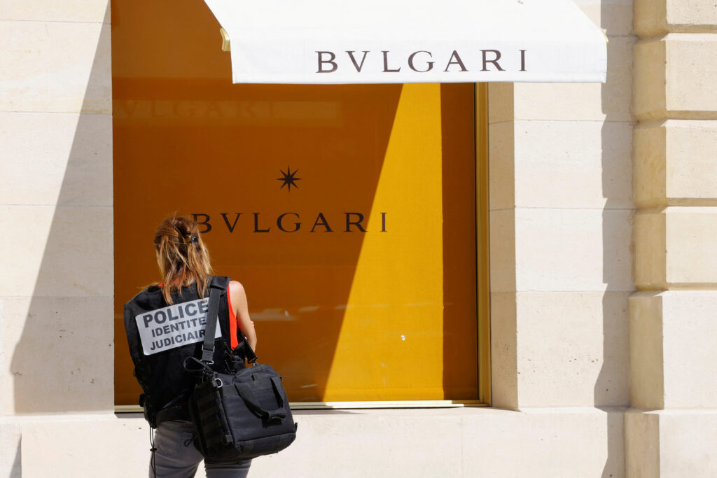 FILE PHOTO: French police stand in front of the Bulgari jewellery store following a robbery at Place Vendome in Paris, France, September 7, 2021. REUTERS/Eric Gaillard/File Photo