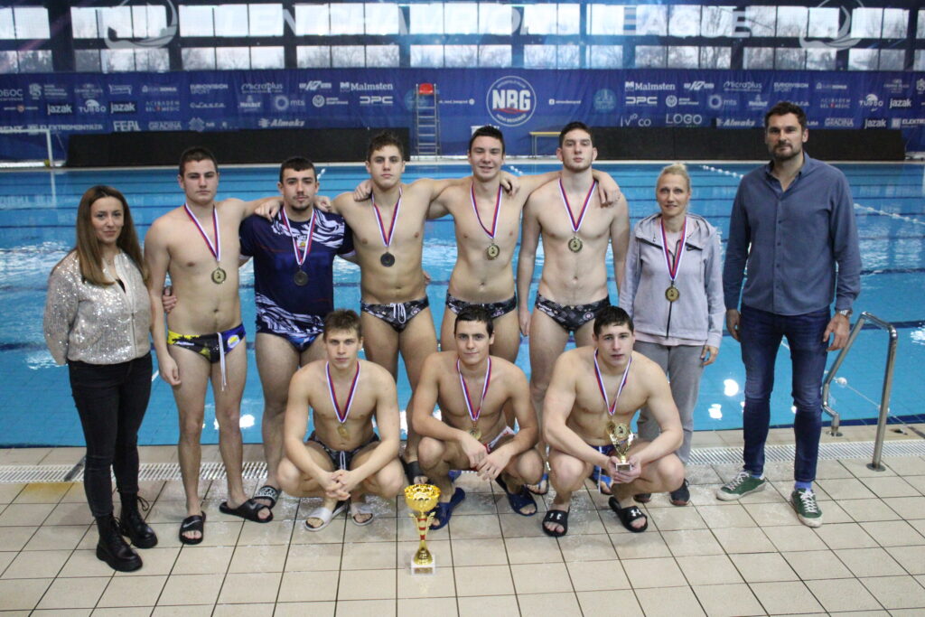 1704043952-vaterpolo-pobednicka-skola-srednje-skole-sa-Arsovickom-i-Sorom-foto-BASS-1024x683.jpg