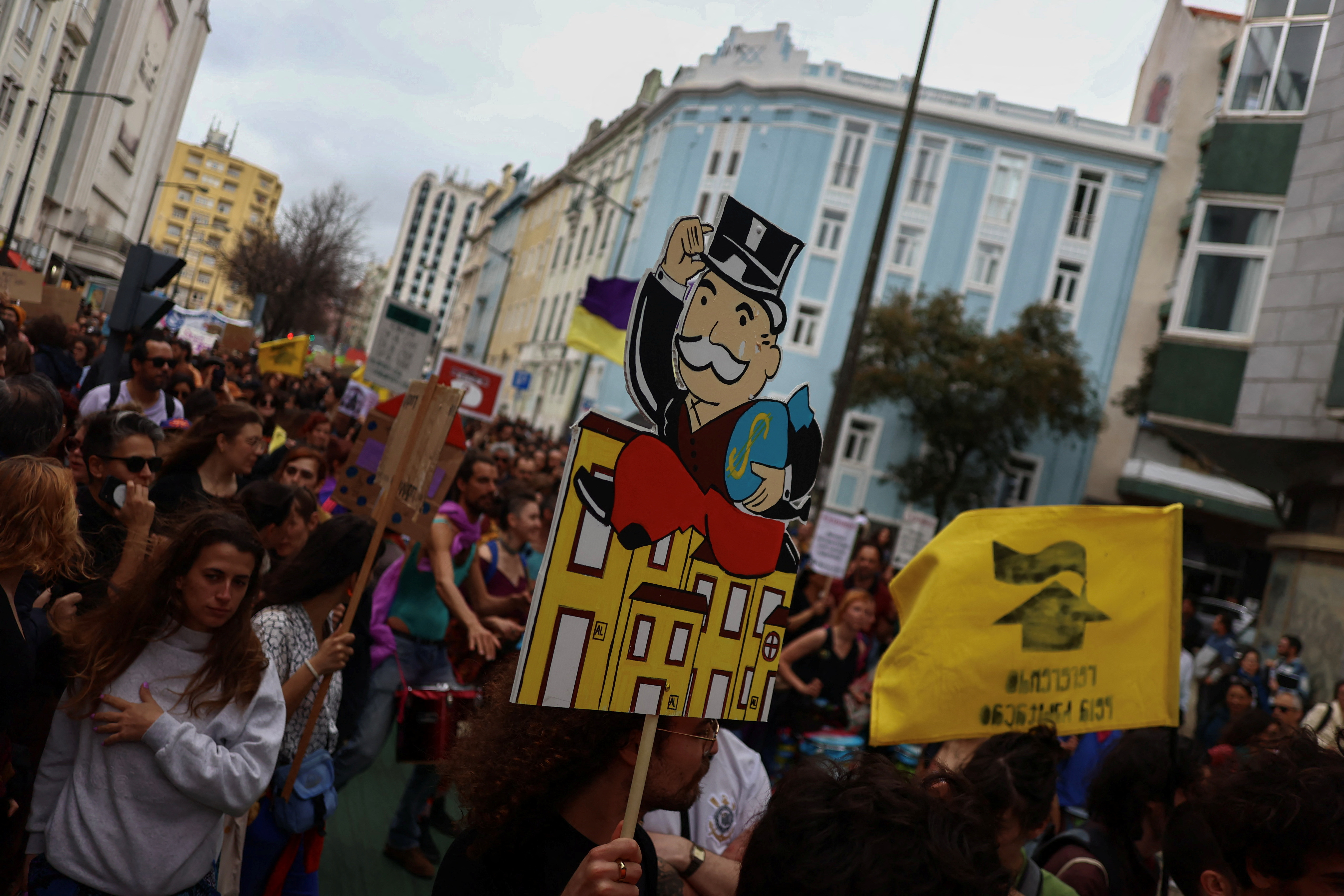 People demonstrate for the right to affordable housing in Lisbon, Portugal, April 1, 2023. REUTERS/Pedro Nunes