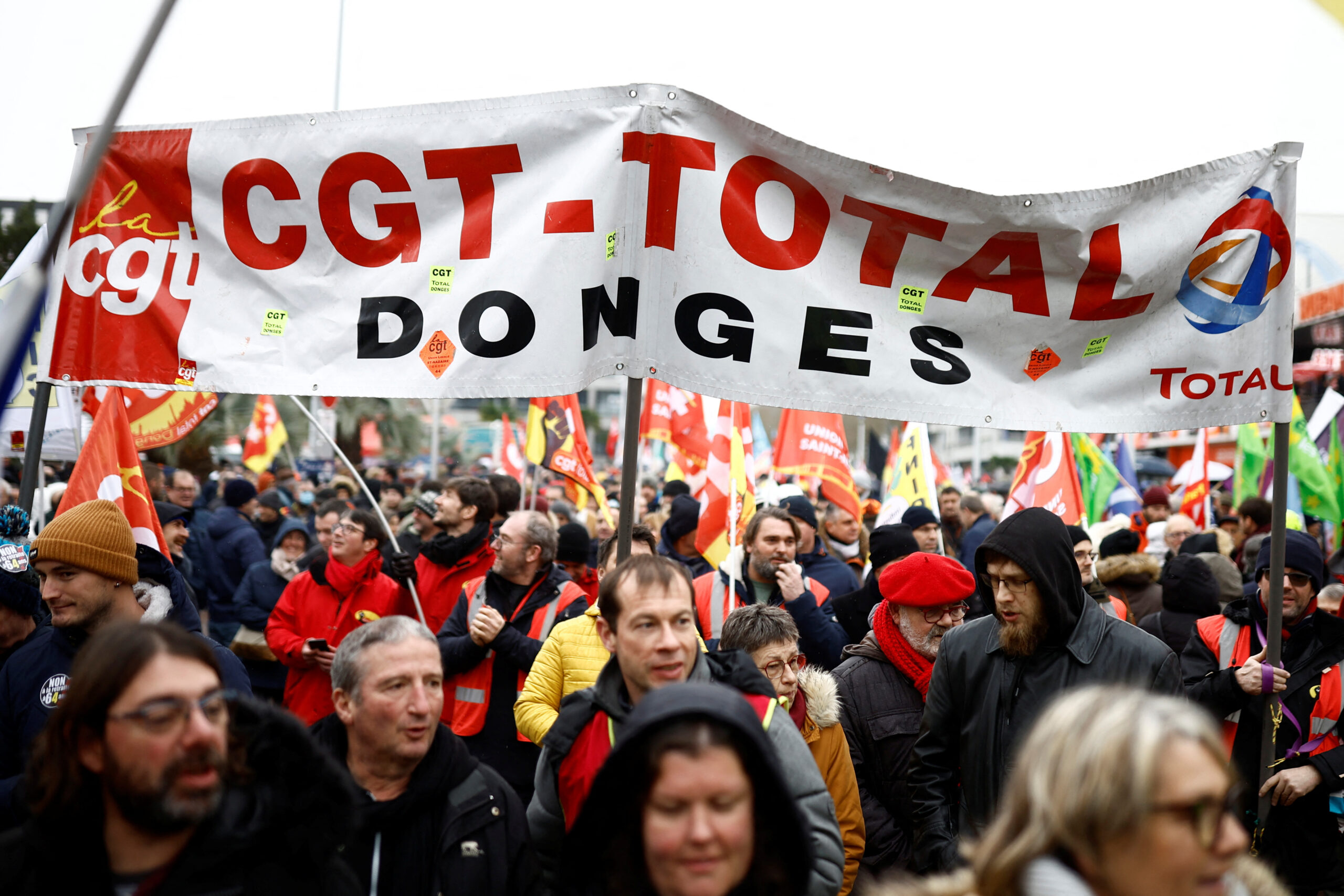 1674127211-2023-01-19T103452Z_638470402_RC2MTY95XVBC_RTRMADP_3_FRANCE-REFORM-PENSIONS-scaled.jpg