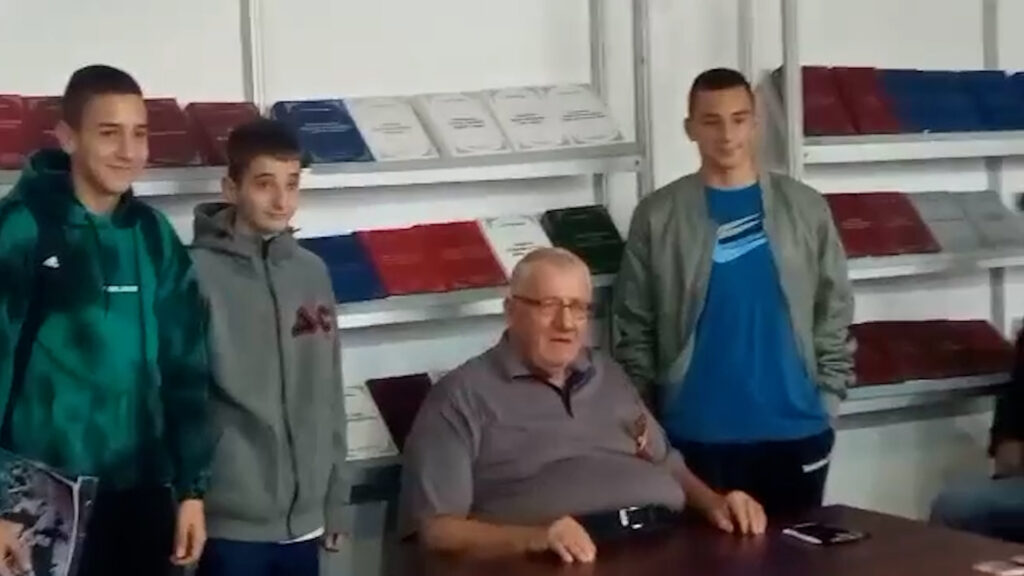 Šešelj na sajmu knjiga