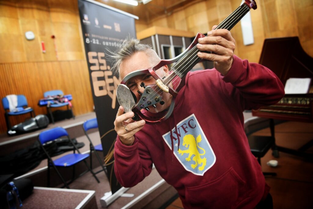 Beograd 18. oktobar 2023. Britanski violinista Najdžel Kenedi (Nigel Kennedy) gost ovogodisnjeg BEMUS-a intervju Foto:Vesna Lalić/Nova.rs