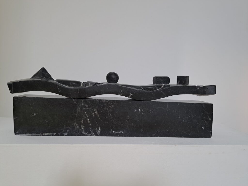 1694507327-DJordje-Cpajak-Talas-2015-crni-mermer-40-x-22-x-10-cm-1024x768.jpg
