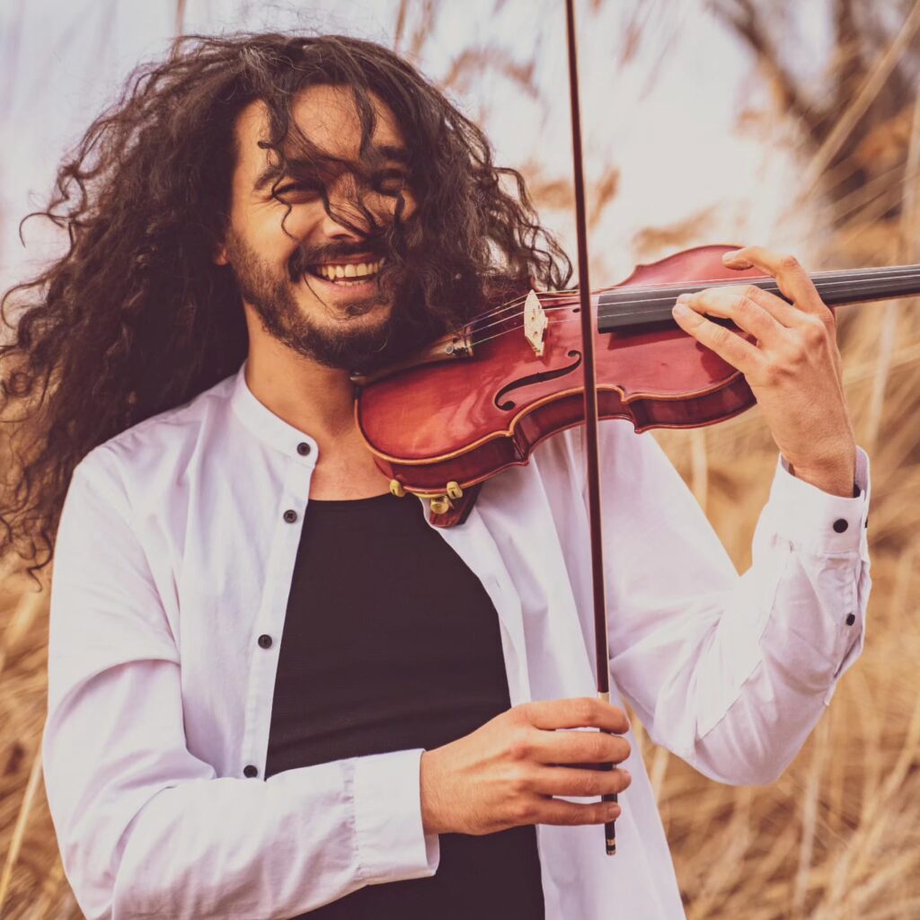 Nemanja Radulović potpisuje album „Roots“ na koncertnoj turneji u Beogradu i u gradovima širom Srbije