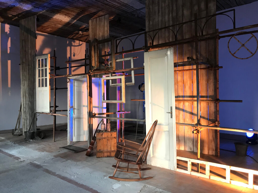 Izložba profesora i saradnika Fakulteta primenjenih umetnosti u Beogradu, Univerziteta umetnosti u Beogradu, povodom 75 godina od osnivanja škole