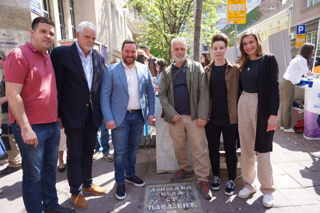 Radoslav Marjanović Goran Čpajak Marija Pavlović Đorđe D. Pavlović i Jovana Boji
Aleja zaslužnih starograđana - Leposava Bela St. Pavlović
Ustanova kulture Parobrod
