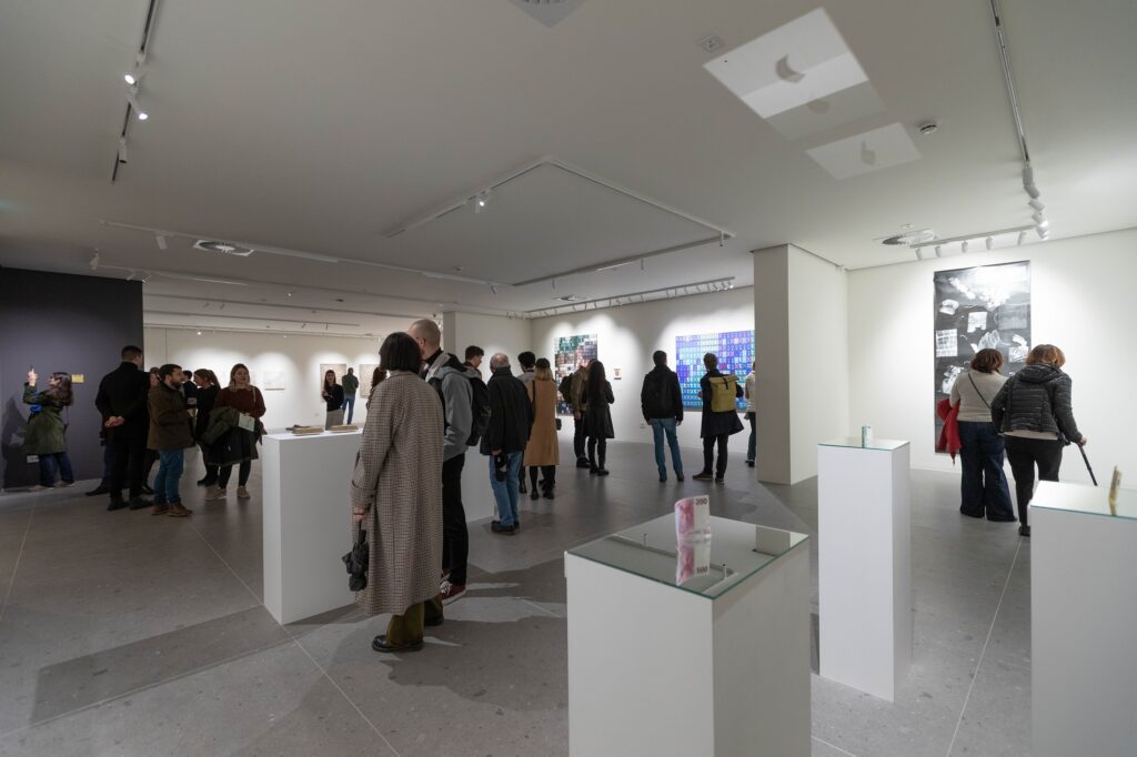 Otvorena izložba “Connecting the Future: Mladi umetnici iz Srbije i Holandije” u Galeriji DOTS