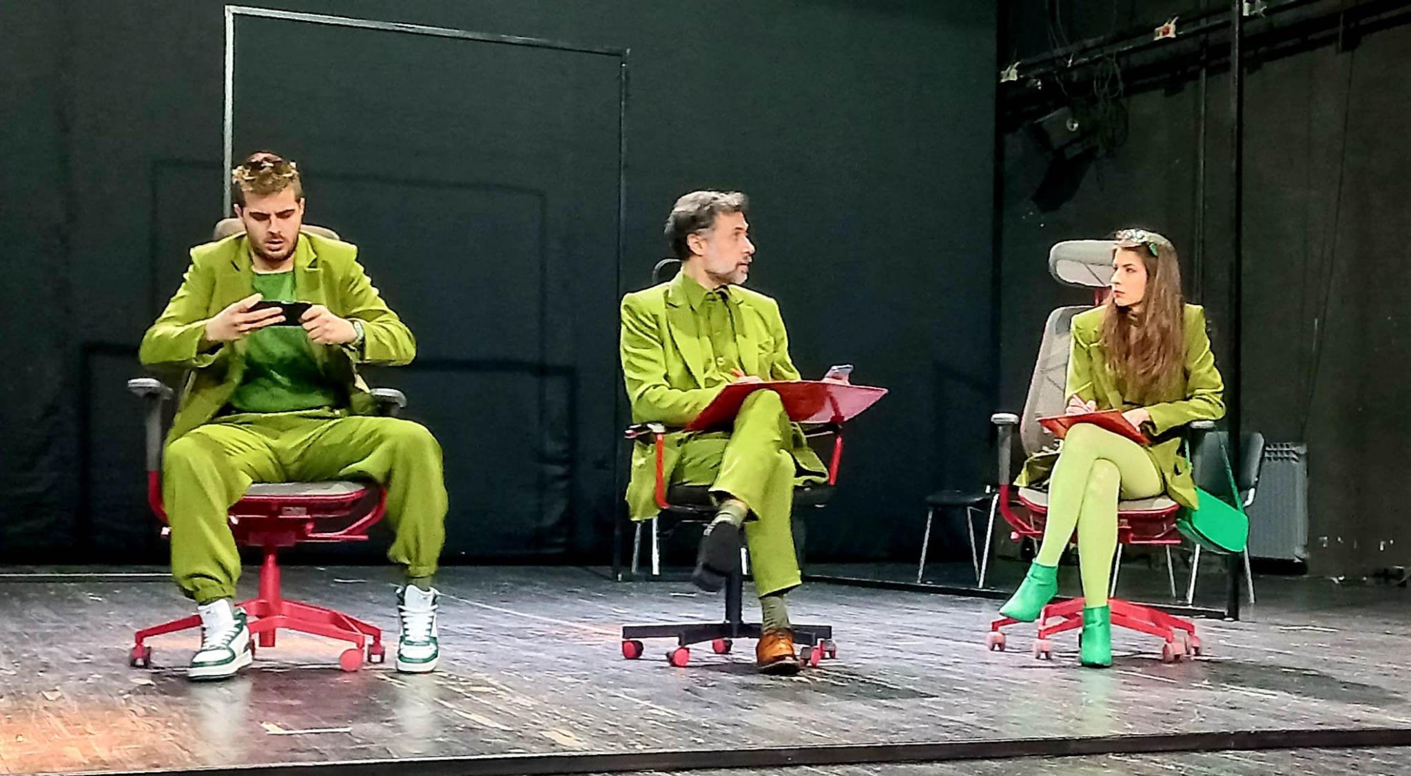 predstava BUDITE NA STENDBAJU- Šabačko pozorište