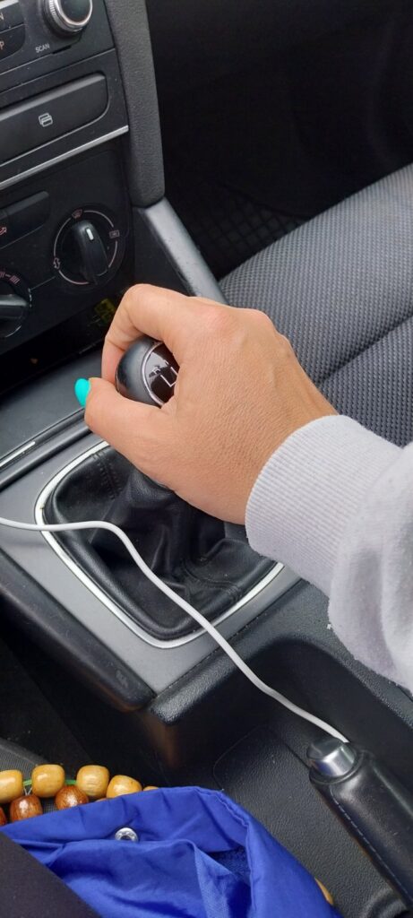 Stavio mi je nož pod grlo, a potom uzeo pištolj-molila sam boga da preživim zbog svoje dece