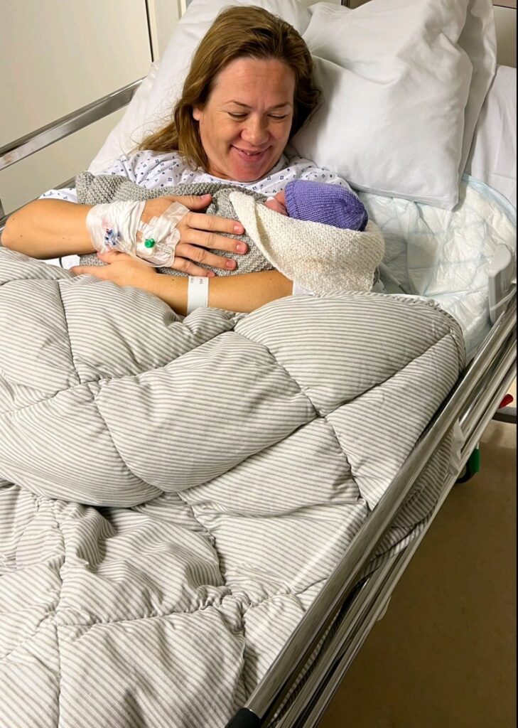 Bojana Norveška;  pre 4 godine otišla u Norvešku i sad priča kako je tamo porođaj bio veličanstven, šta sve ima porodilište, kakav luksuz