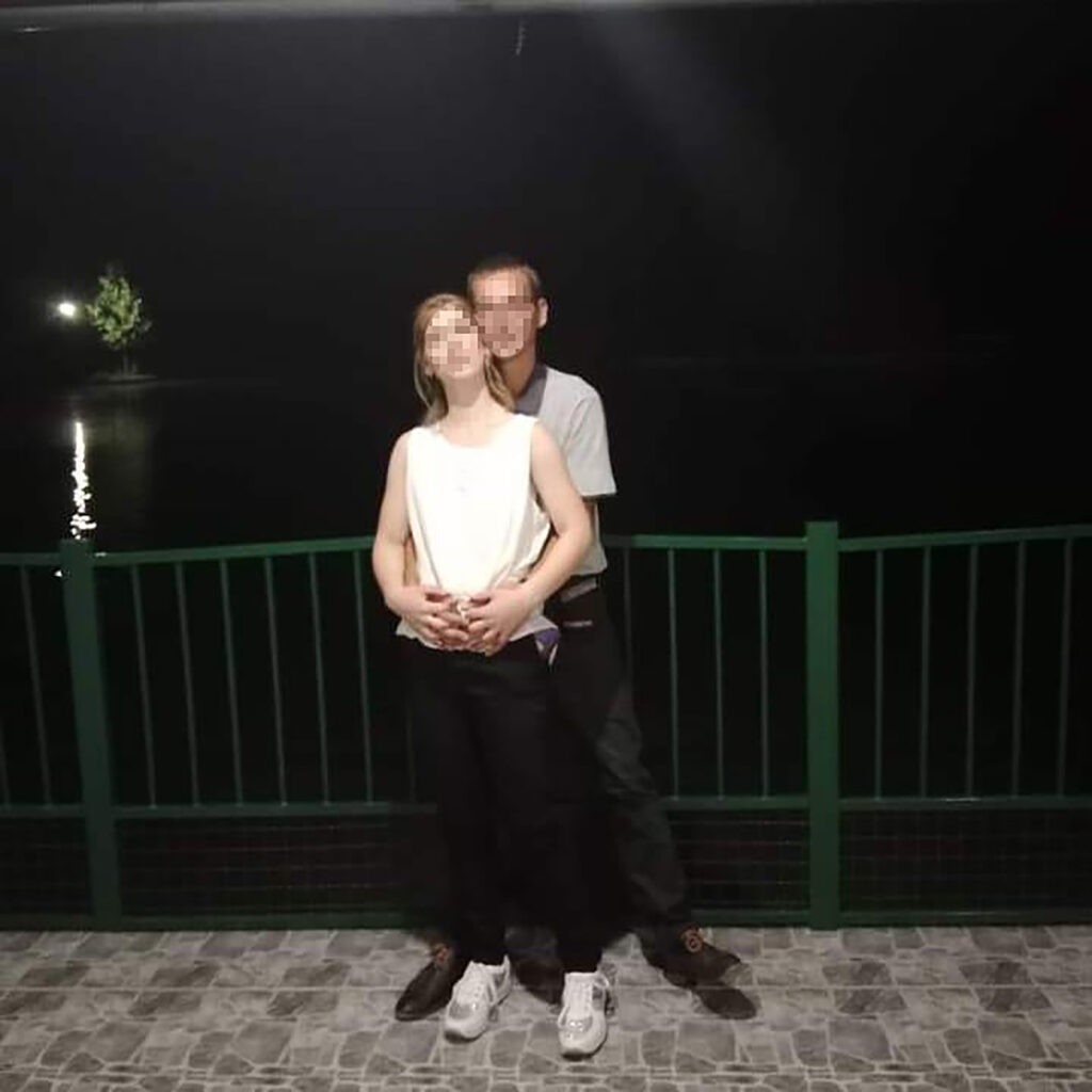 pronađeni mrtvi u stanu Zrenjaninu
Nenad Bilic Katarina Jovanovic
preuzeto sa https://www.facebook.com/media/set/?set=a.488459056365567&type=3