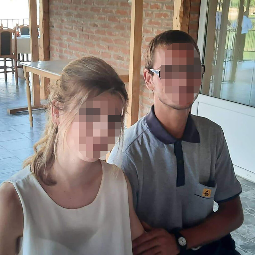 pronađeni mrtvi u stanu Zrenjaninu
Nenad Bilic Katarina Jovanovic
preuzeto sa https://www.facebook.com/media/set/?set=a.488459056365567&type=3