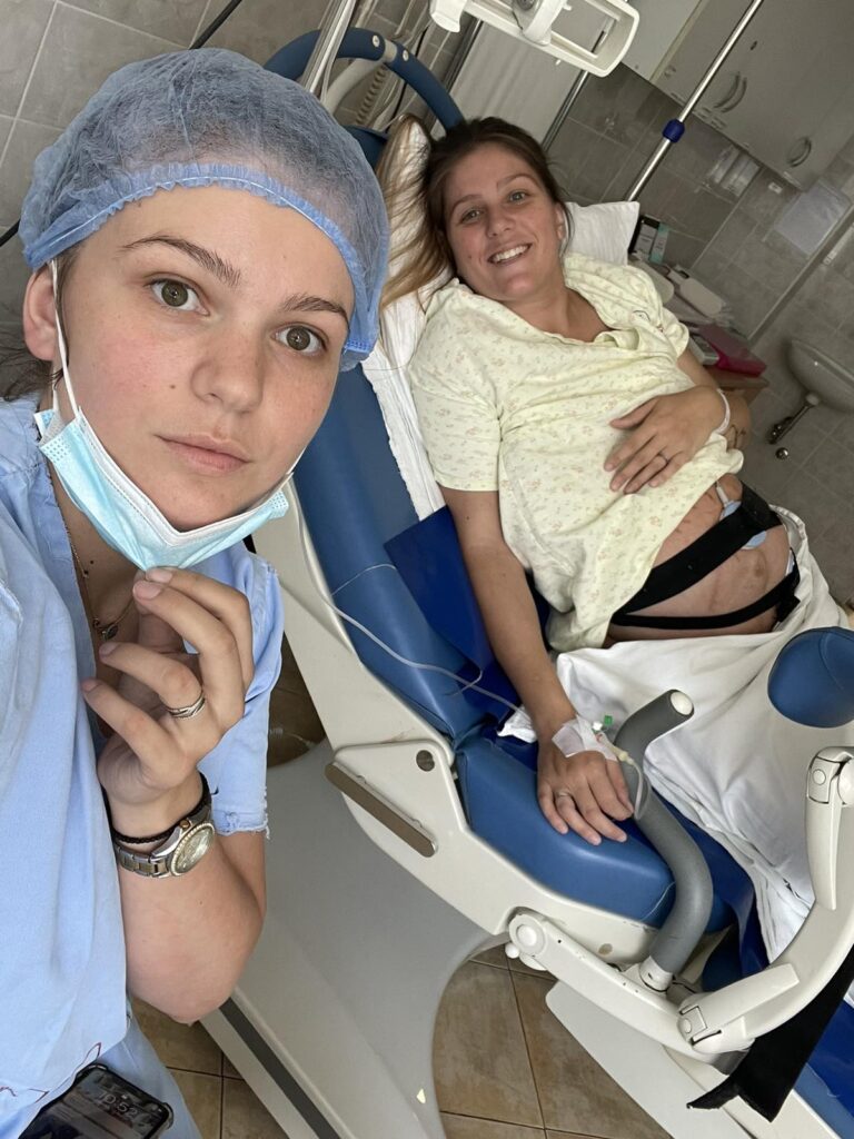 Sestre Tijana Simic i Kristina Markovic
Tijana je bila podrska Kristini na porodjaju u Visegradskoj
