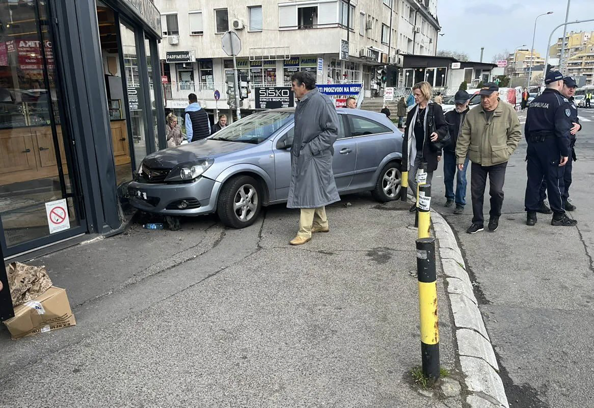 Žarkovo, zakucan automobil