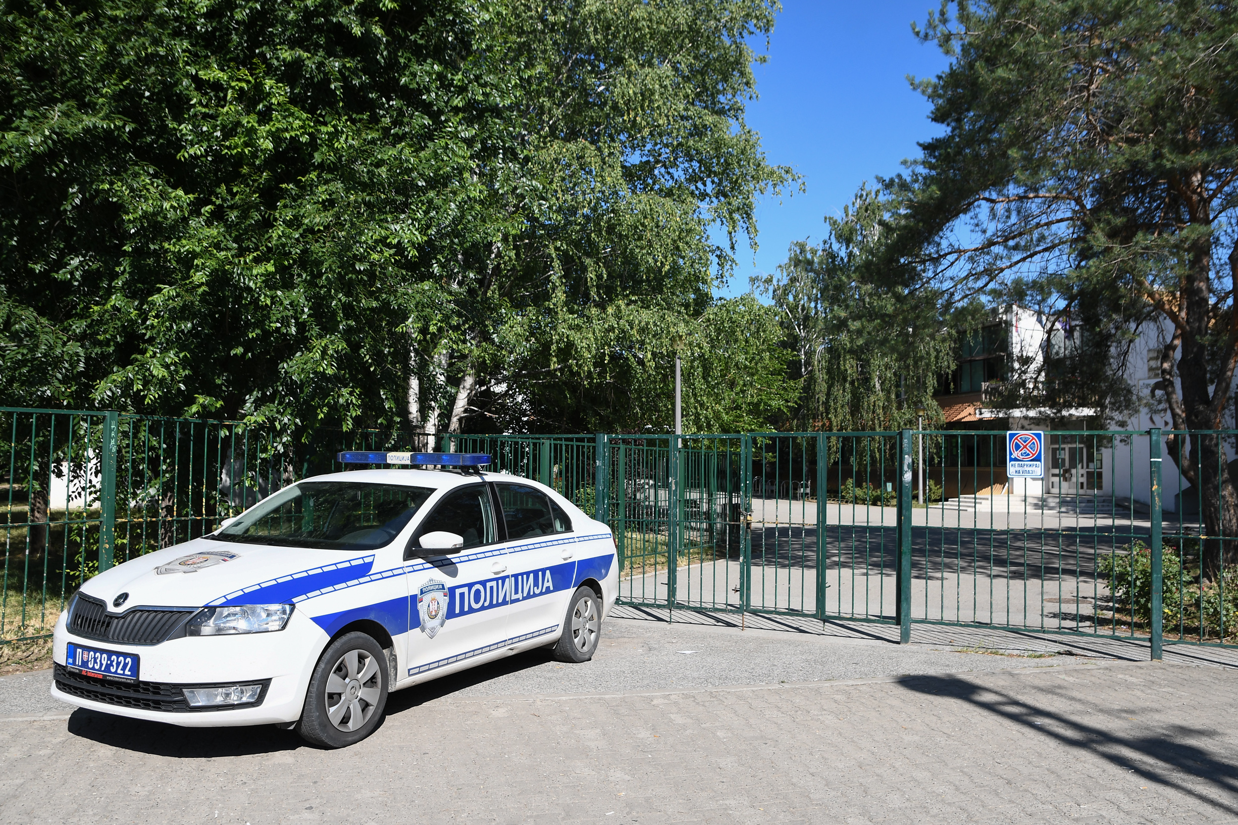 Novi Sad 16.06.2022 Lazna dojava o postavljenoj bombi u osnovnoj skoli Jozef Atila foto Nenad Mihajlovic