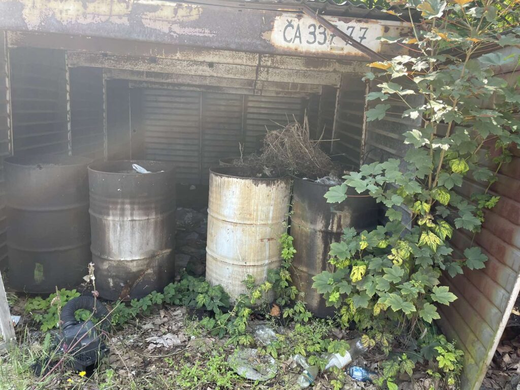 Otkrivamo - Ekološka bomba u centru Čačka, kancerogeni materijal u krugu 'FRA'
External