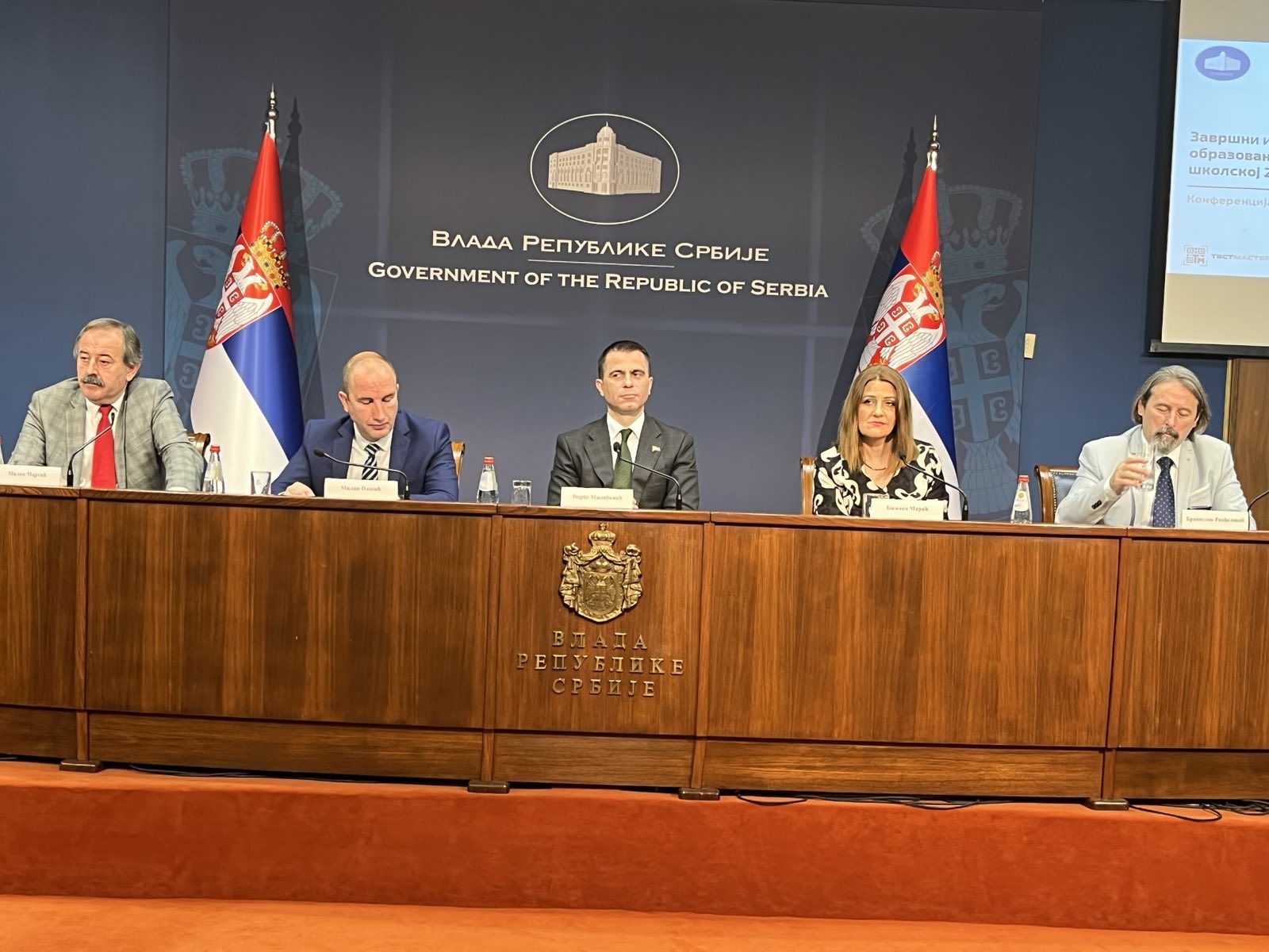 Privremeni ministar prosvete Đorđe Milićević čestitao malim maturantima završetak osnovne škole i saopštio prosečne bodove sa završnog ispita