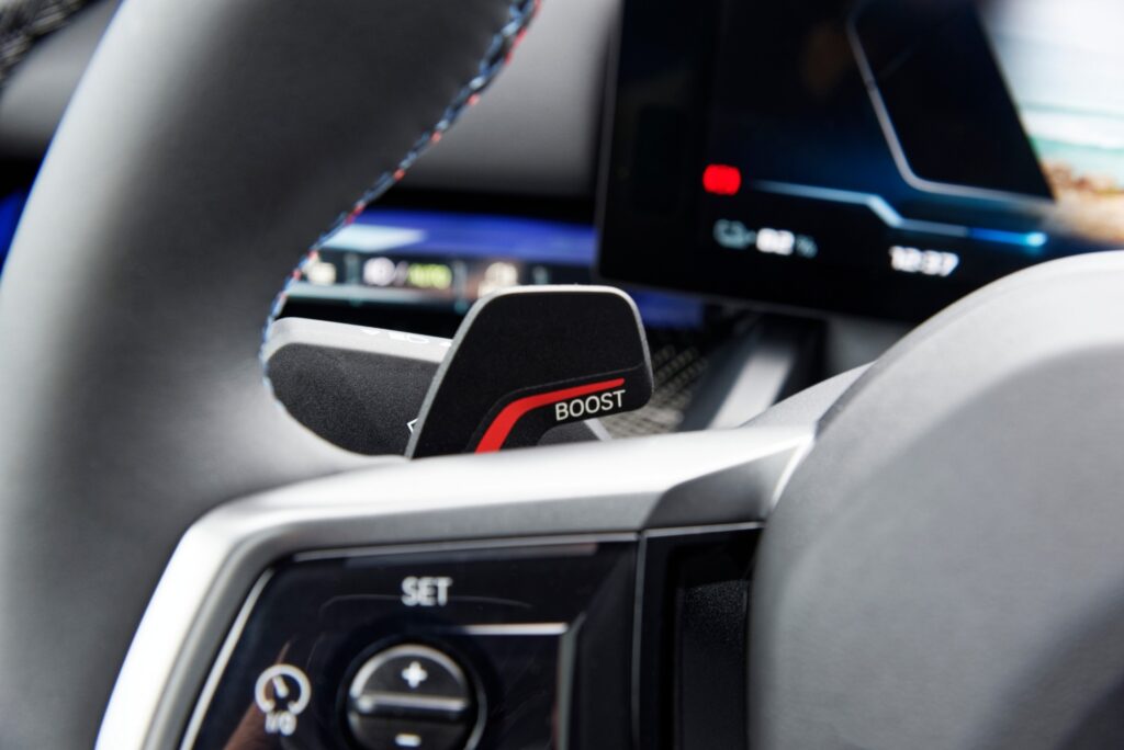 BMW, Promo, a tagovi su : BMW, BMW 5, Serija 5, test