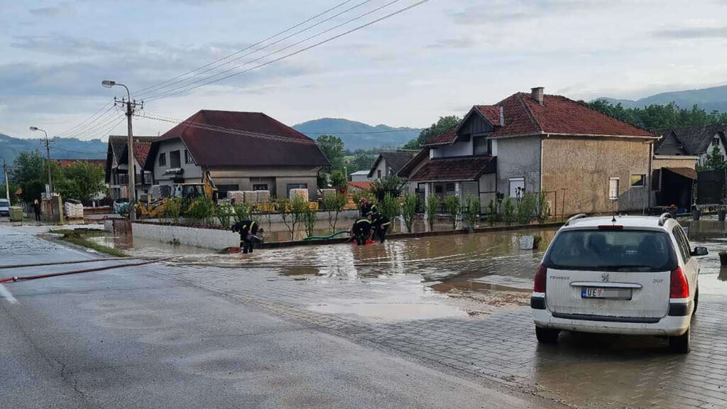 Kosjerić - Kiša je padala kao da lije voda iz cisterne