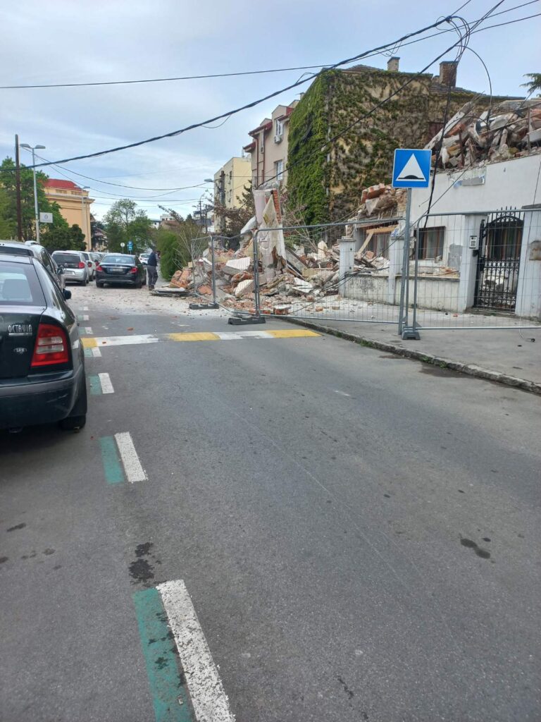 Gradilište, rušenje kuće Foto: Privatna arhiva/Ljiljana Stefanović Pavlović