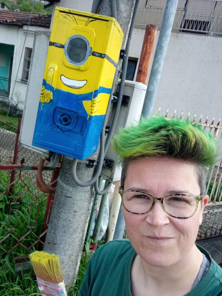 Stella Nakkila, uciteljica koja je spalila diplomu.