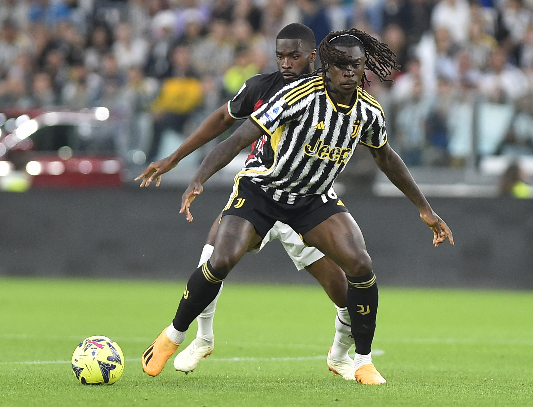 Soccer Football - Serie A - Juventus v AC Milan - Allianz Stadium, Turin, Italy - May 28, 2023 Juventus' Moise Kean in action with AC Milan's Fikayo Tomori REUTERS/Massimo Pinca