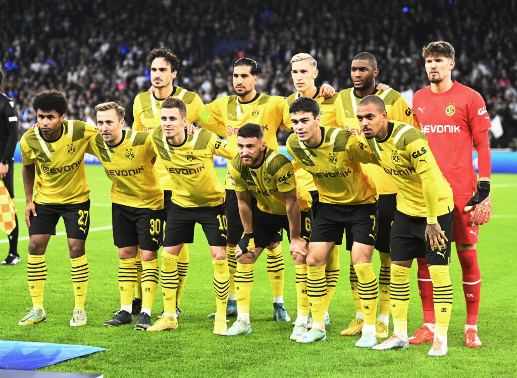 Soccer Football - Champions League - Group G - FC Copenhagen v Borussia Dortmund - Telia Parken, Copenhagen, Denmark - November 2, 2022 Borussia Dortmund players pose for a team group photo before the match REUTERS/Fabian Bimmer