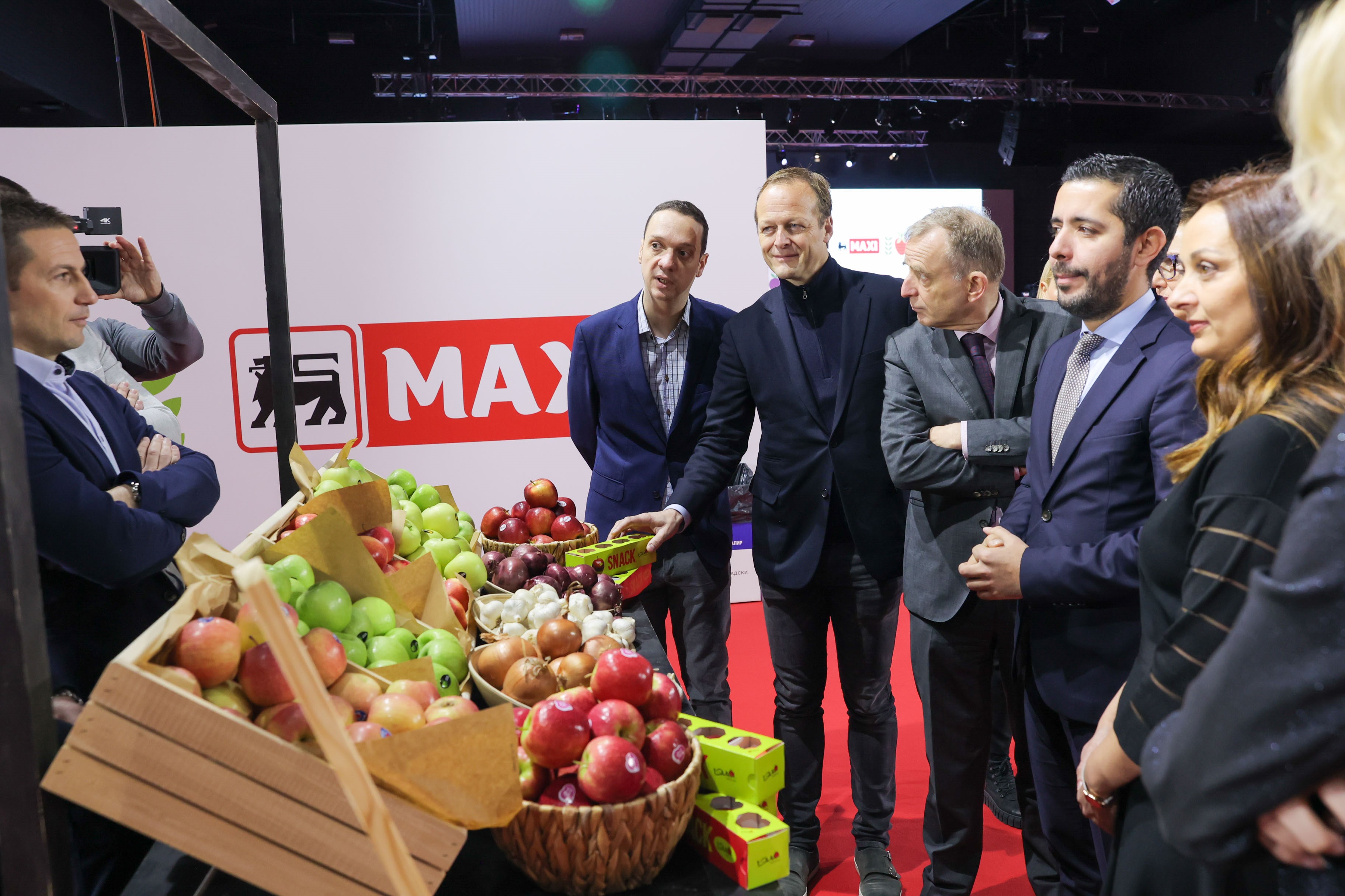 NASLOVNA Zajednicka fotografija otvaranje NFH