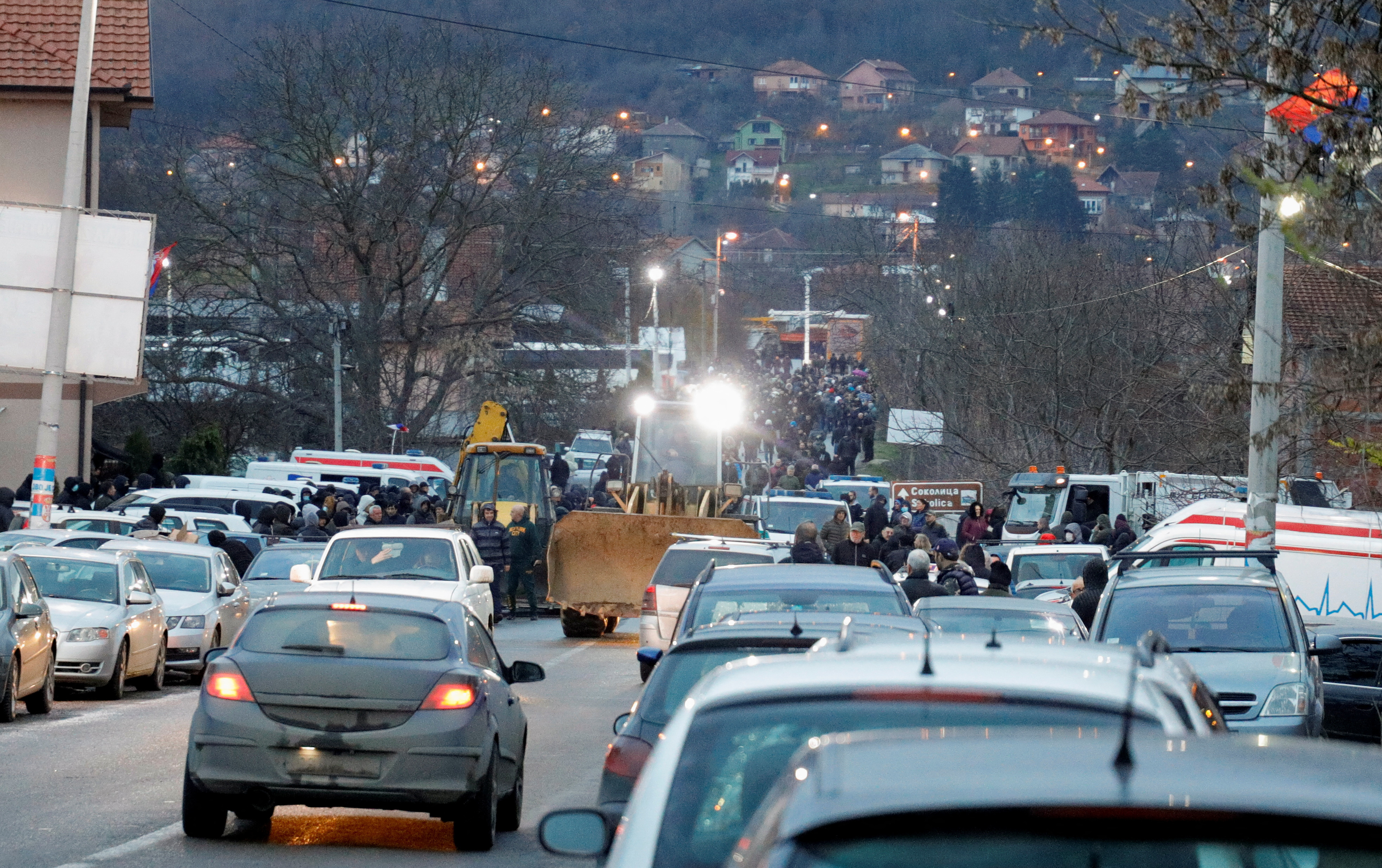 Kosovo Serbs block the road near the village of Rudine, North Mitrovica, Kosovo December 10, 2022. REUTERS/Ognen Teofilovski