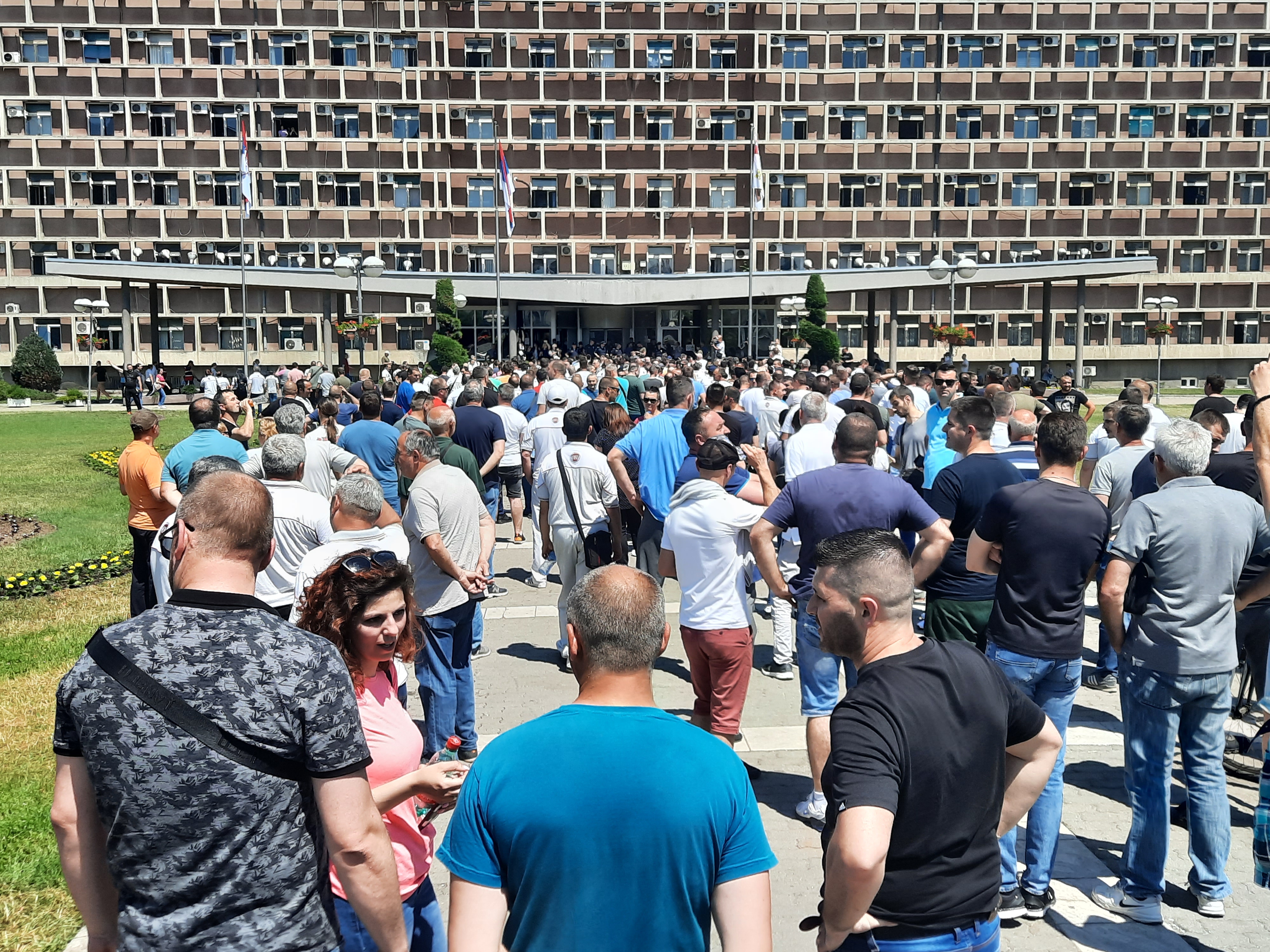 Kragujevac 13.05.2022. Milica Dobrić, samohrana majka,  protest radinka fabrike Fijat, Fiat, gradonačelnik Foto: Aleksandra Petrović/Nova.rs