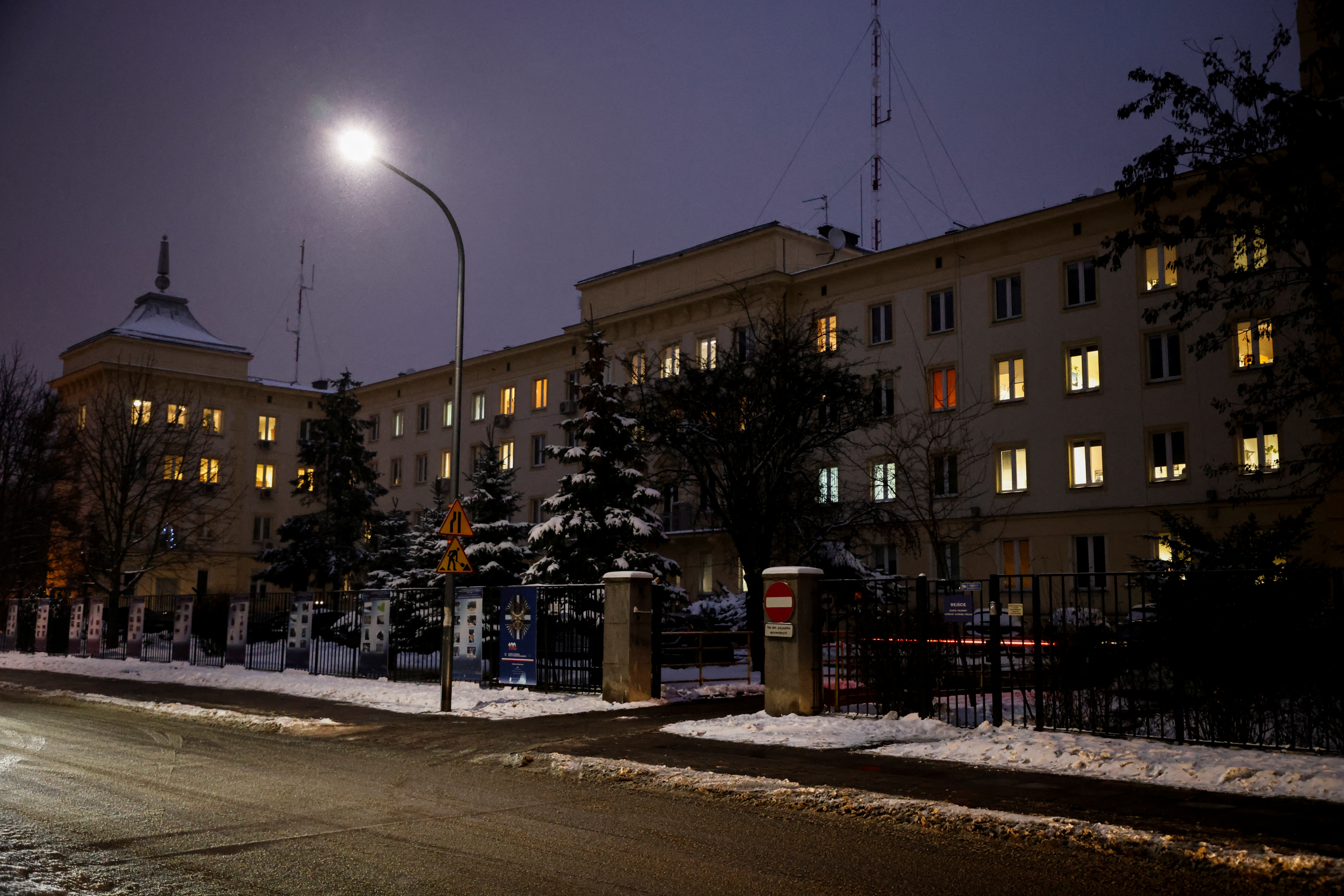 A general view of buildings of the Polish Police Headquarters, where, according to Poland's interior ministry, top cop was injured by an exploding official gift, in Warsaw, Poland December 15, 2022. REUTERS/Kuba Stezycki