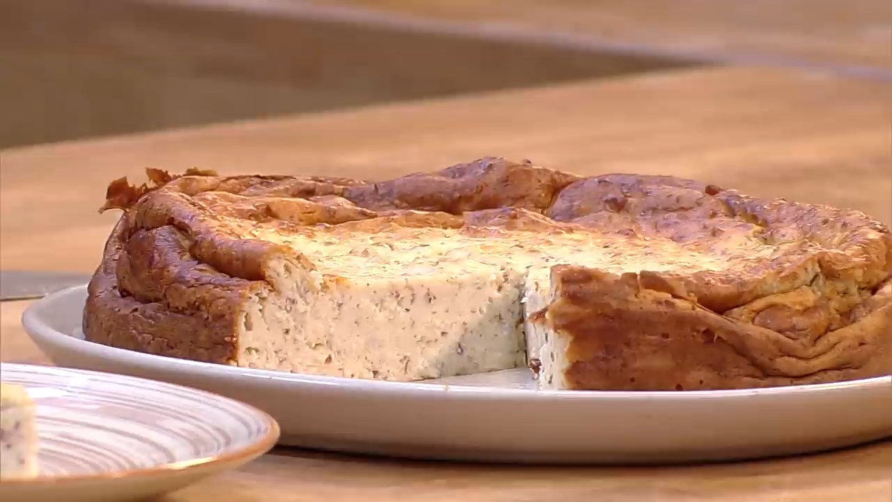 Domaćinske Priče_ Kolac od sira - 07.02.2022..mp4_snapshot_25.44.440