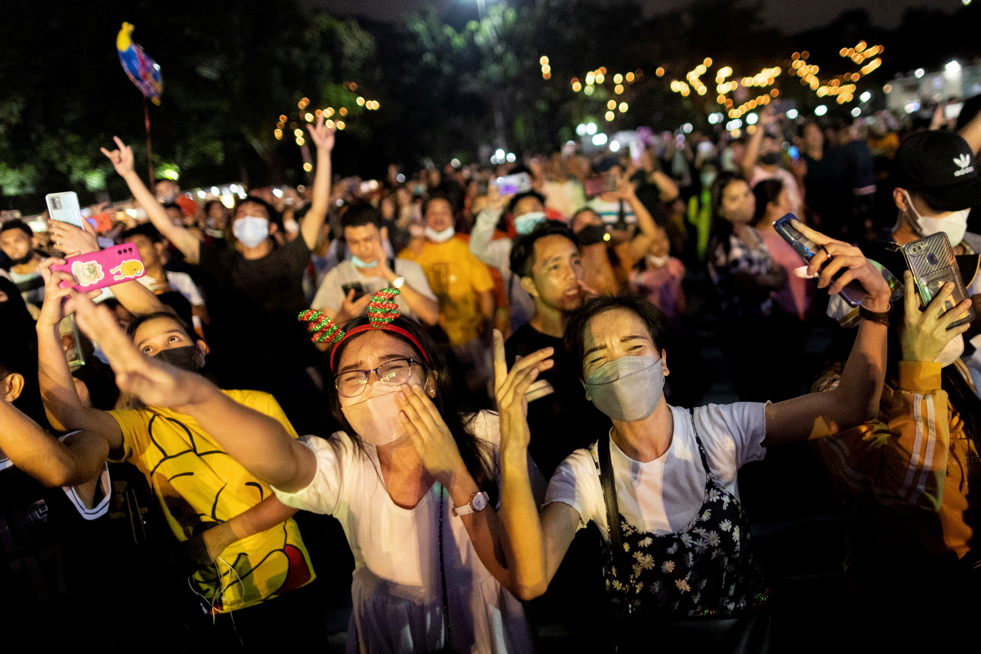 Revellers dance to live music during a New Year's Eve party in Quezon City, Metro Manila, Philippines, December 31, 2022. REUTERS/Eloisa Lopez
