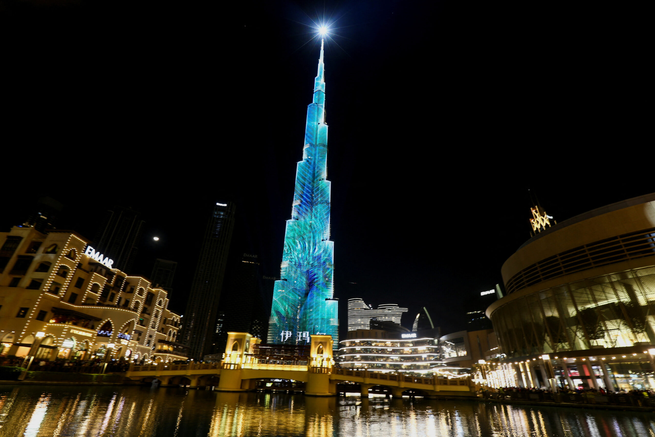 The Burj Khalifa, the tallest building in the world, lights up during the New Year's Eve celebrations in Dubai, United Arab Emirates, January 1, 2023. REUTERS/Satish Kumar